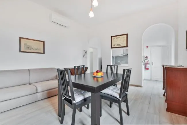 Maria Teresa Apartment